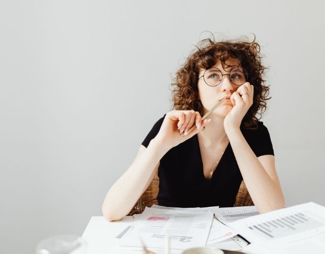 Préparation de la déclaration de résultat : rassembler les informations comptables avant de remplir le formulaire fiscal.